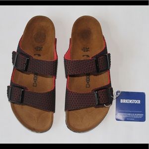 New Birkenstock 34 Girls Size 3 Rare Sandals